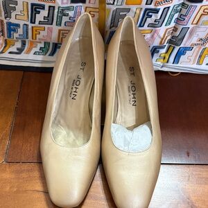 St. John Women's Tan Leather Heels